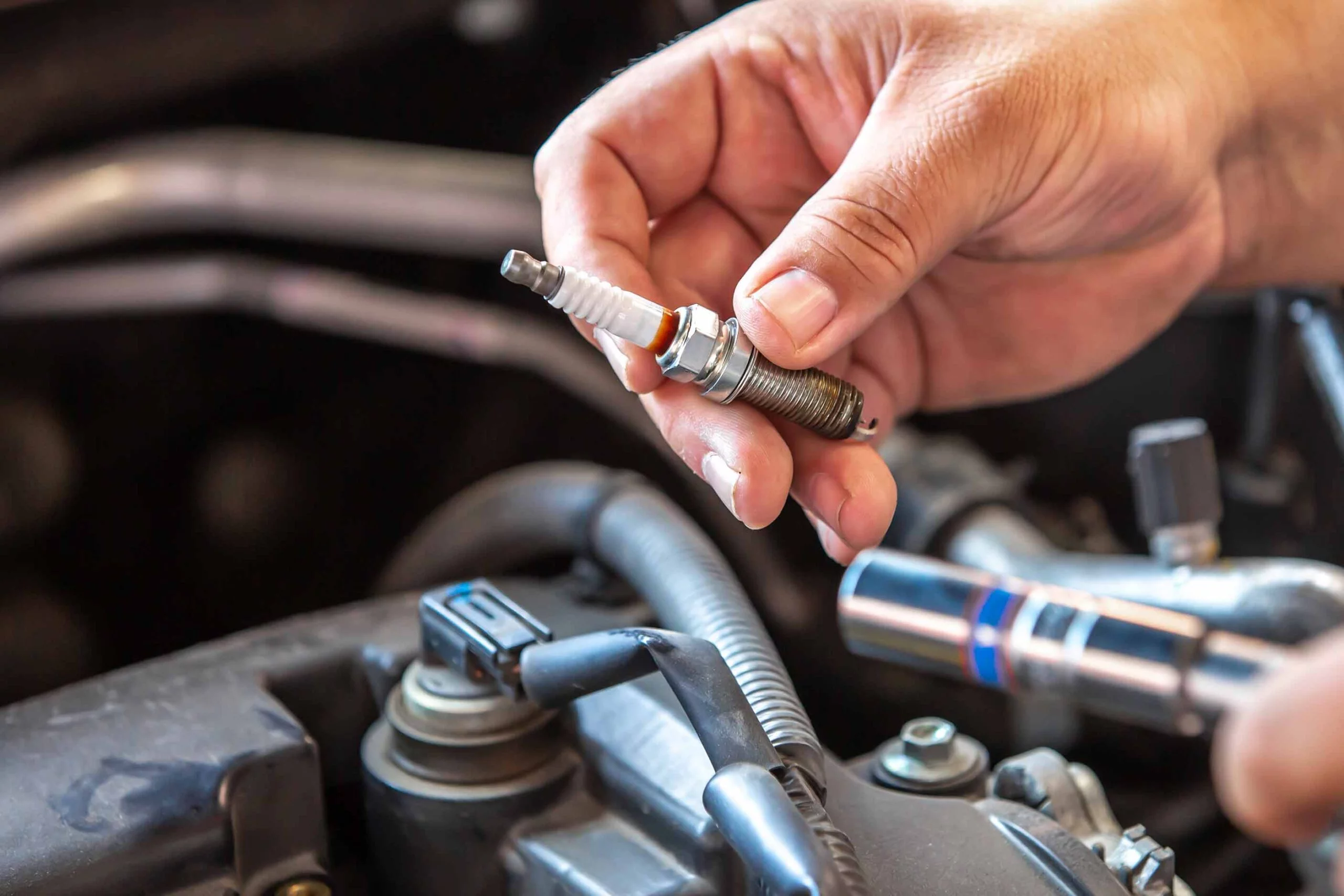 When to Replace Spark Plugs in Car: Essential Signs to Watch